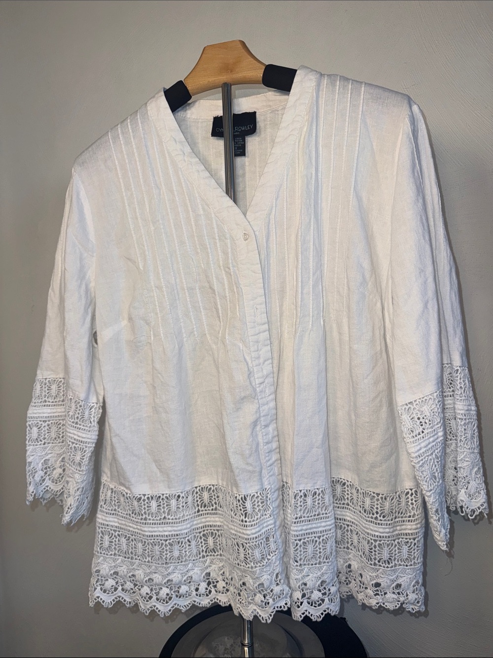 Cynthia Rowley Linen Blend White Crochet-Trim V-Neck Blouse